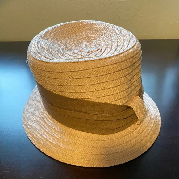 3/$10 Light pink straw hat - Picture 2 of 6